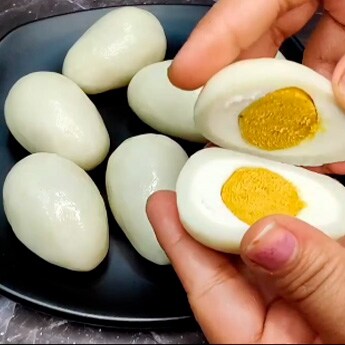 Woman Makes Vegetarian Eggs. Internet Reacts, "Keep It Hidden" - Vimarsana News