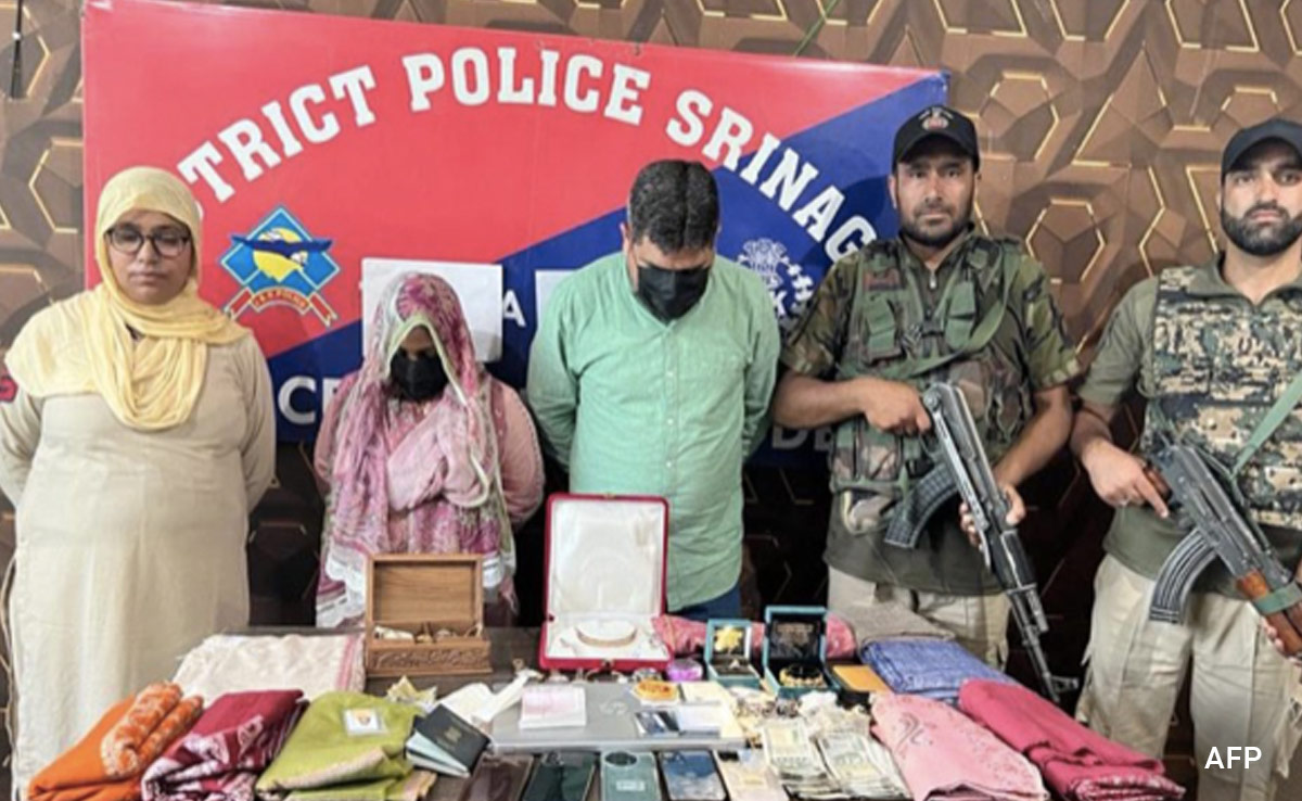 Kashmir Couple Posed As Bureaucrats To Dupe People Of Lakhs, Arrested