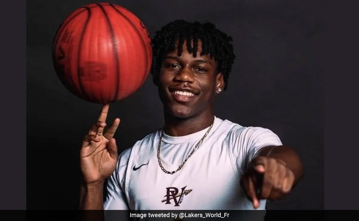 17-Year-Old High School Basketball Player In US Dies After Collapsing On Court