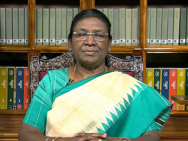 राष्ट्रपति मुर्मू ने विश्व एथलेटिक्स चैम्पियनशिप में स्वर्ण पदक जीतने पर नीरज चोपड़ा को दी बधाई