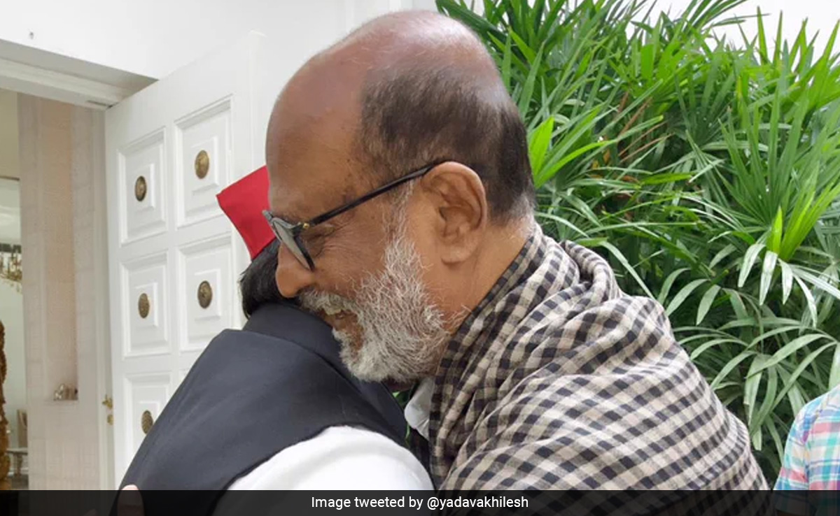 An Akhilesh Yadav-Rajinikanth Hug After Actor Touched Yogi Adityanath's Feet