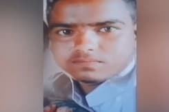 छेड़खानी मामले में समझौता ना करने पर शख्स की हत्या, बचाने गई मां को किया निर्वस्त्र! छेड़खानी मामले में समझौता ना करने पर शख्स की हत्या, बचाने गई मां को किया निर्वस्त्र!