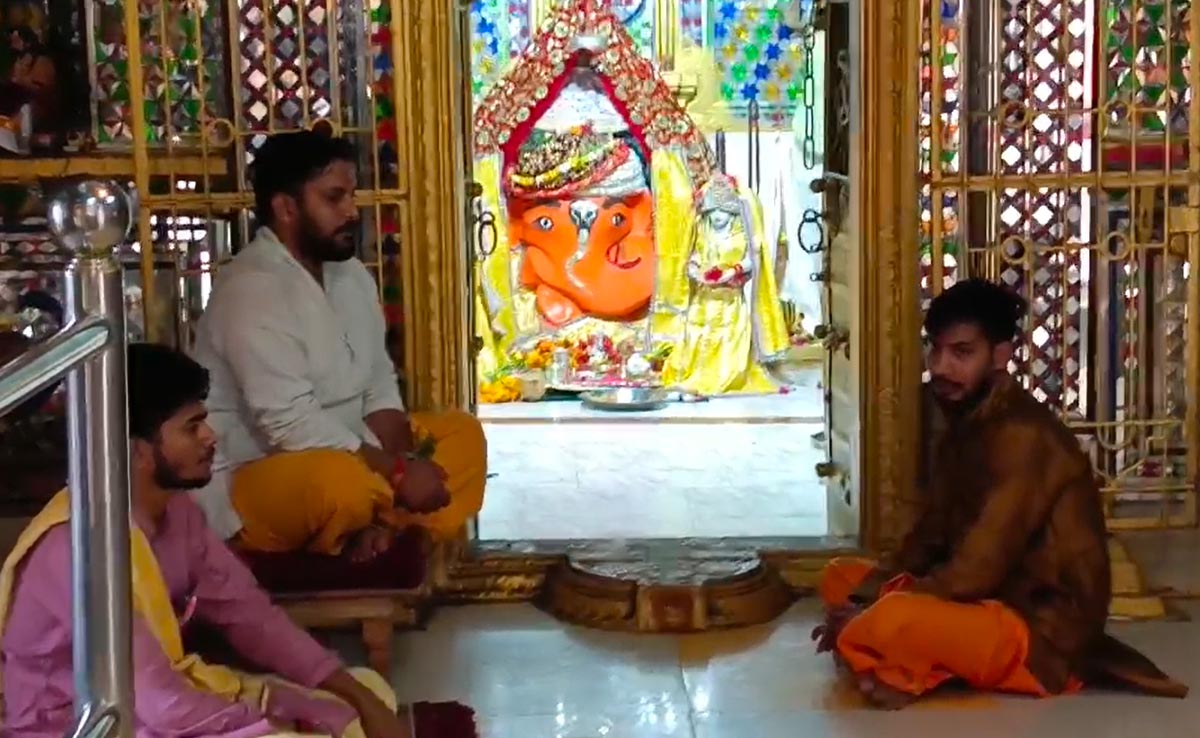 सीहोर : भारत के चंद्रयान की सफलता के लिए चिंतामन गणेश मंदिर में विशेष पूजा हुई