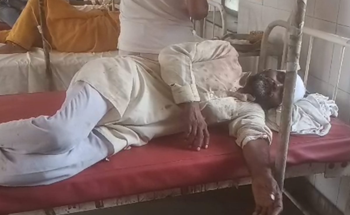 अन्नपूर्णा किट नहीं मिला तो ग्रामीणों ने कर दी राशन कर्मचारी की पिटाई