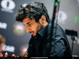 भारतीय ग्रैंडमास्टर विदित गुजराती ने इयान नेपोम्नियाचची को हराकर किया बड़ा उलटफेर, क्वार्टर फाइनल में पहुंचे भारतीय ग्रैंडमास्टर विदित गुजराती ने इयान नेपोम्नियाचची को हराकर किया बड़ा उलटफेर, क्वार्टर फाइनल में पहुंचे