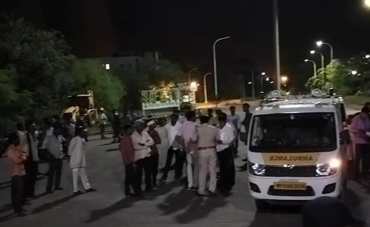 सिंगा जी थर्मल पावर के रिजर्व वायर में डूबने से मजदूर की मौत, मुआवजे के लिए किया प्रदर्शन