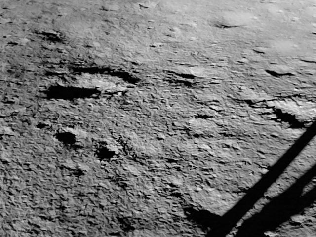 आज की सुर्खियां 24 अगस्त : 'विक्रम' के लैंडिंग के बाद ISRO ने जारी की चांद की पहली तस्वीर