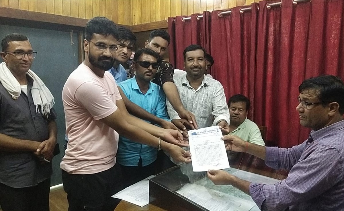 चूरू से सरदार शहर जोड़ने वाली सड़क का काम बंद, 20 गांव पर सीधा असर