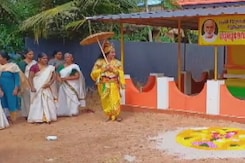 Kerala Woman Plays King Mahabali During Onam Celebrations Kerala Woman Plays King Mahabali During Onam Celebrations