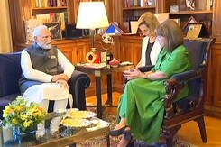 PM Modi Greece Visit: PM मोदी ने ग्रीस की राष्ट्रपति कैटरीना एन सकेलारोपोलू से की मुलाकात PM Modi Greece Visit: PM मोदी ने ग्रीस की राष्ट्रपति कैटरीना एन सकेलारोपोलू से की मुलाकात