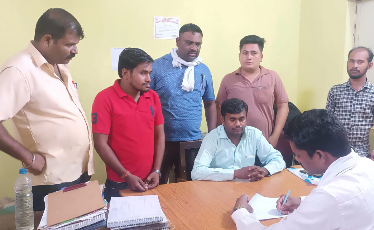 सिहोरा: रिश्वत लेते लोकायुक्त ने पटवारी को पकड़ा, फौती नामांतरण के लिए मांग रहा था रिश्वत