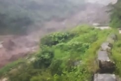 Over 20 Dead In Himachal Rain, Chief Minister Posts Video Of "7 Swept Away" Over 20 Dead In Himachal Rain, Chief Minister Posts Video Of "7 Swept Away"