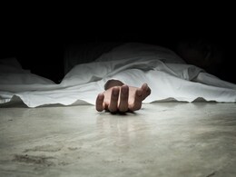 युवक की संदिग्ध मौत का आरोप पत्नी पर लगा, बेटी ने कहा- खून साफ कर रही थी मां