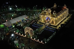 टोंक के हरे कृष्णा विलेज में जनमाष्टमी का जश्न टोंक के हरे कृष्णा विलेज में जनमाष्टमी का जश्न