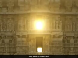 Shashi Tharoor Shares Magnificent Pic Of Padmanabhaswamy Temple During Autumnal Equinox Shashi Tharoor Shares Magnificent Pic Of Padmanabhaswamy Temple During Autumnal Equinox