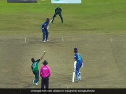 SL vs PAK: आखिरी गेंद पर जीत और हार के बीच में फंस गया था श्रीलंका, रोंगटे खड़े कर देने वाले मैच में ऐसे पलटी बाजी, Video SL vs PAK: आखिरी गेंद पर जीत और हार के बीच में फंस गया था श्रीलंका, रोंगटे खड़े कर देने वाले मैच में ऐसे पलटी बाजी, Video
