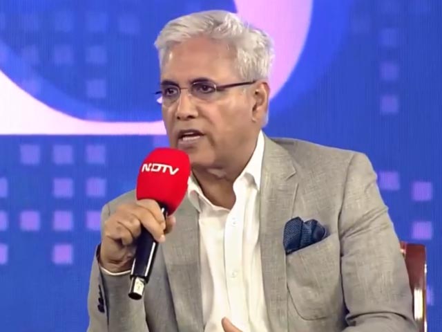 एक्सपर्ट ने बताया क्यों रुक जाते हैं रियल एस्टेट के प्रोजेक्ट्स?