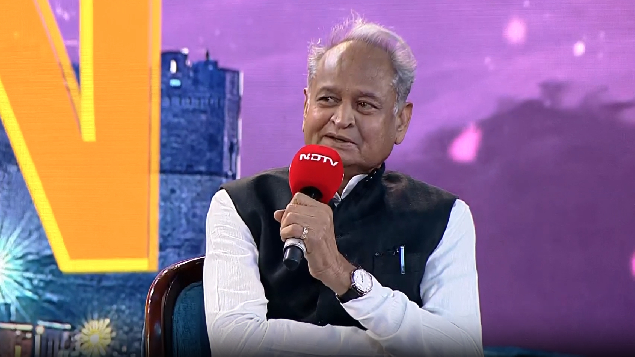 NDTV Rajasthan Launching पर मुफ्त की योजनाओं से बढ़ते कर्ज पर क्या बोले CM Gehlot?