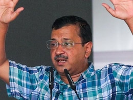 पंजाब से 10 दिवसीय विपश्यना सत्र के बाद मुख्यमंत्री अरविंद केजरीवाल दिल्ली लौटे पंजाब से 10 दिवसीय विपश्यना सत्र के बाद मुख्यमंत्री अरविंद केजरीवाल दिल्ली लौटे