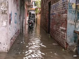 उत्तर प्रदेश के कई जिलों में बारिश का कहर: 19 लोगों की मौत, कई जिलों में स्कूल बंद उत्तर प्रदेश के कई जिलों में बारिश का कहर: 19 लोगों की मौत, कई जिलों में स्कूल बंद