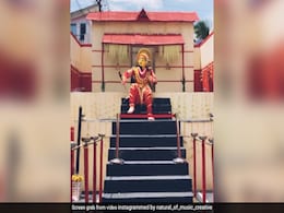 एक साल बाद भी लोगों के सिर से नहीं उतर रहा कांतारा का फीवर, गणेश पंडालों में दिखे पंजुरली देवा एक साल बाद भी लोगों के सिर से नहीं उतर रहा कांतारा का फीवर, गणेश पंडालों में दिखे पंजुरली देवा