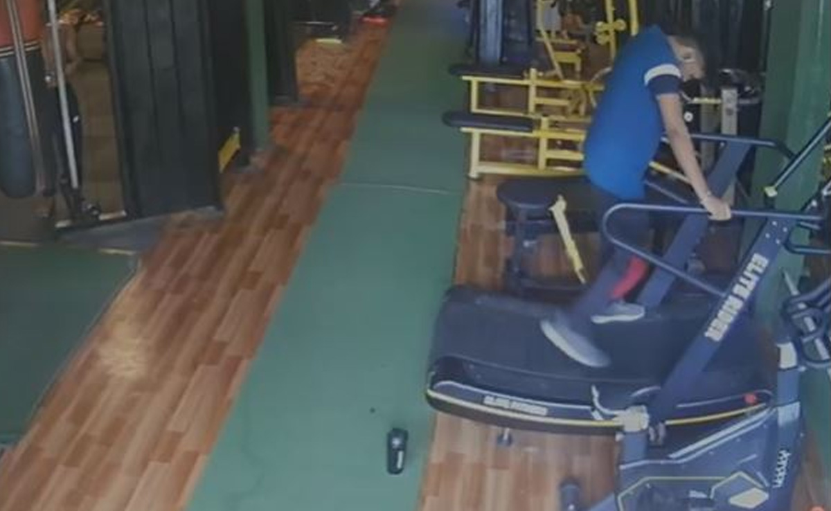 जिम में ट्रेडमिल पर दौड़ते समय युवक की हार्ट अटैक से मौत, घटना CCTV में कैद