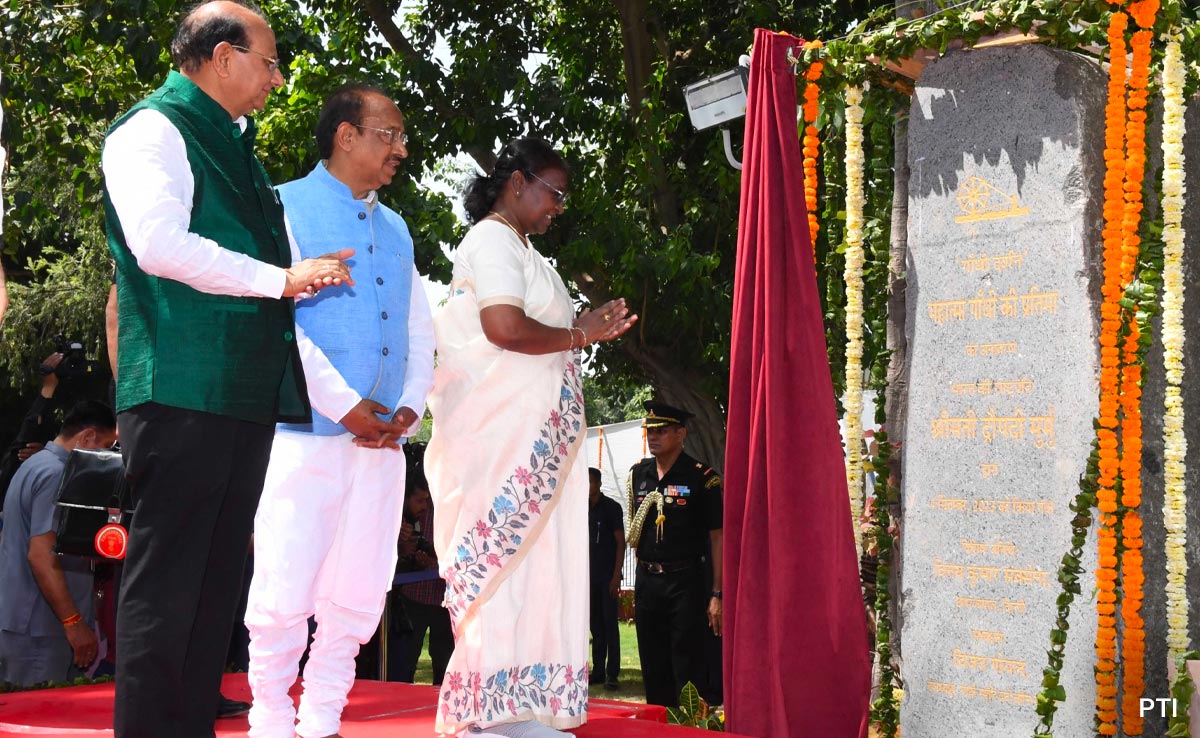12-Foot Mahatma Gandhi Statue Unveiled By President Murmu At Rajghat
