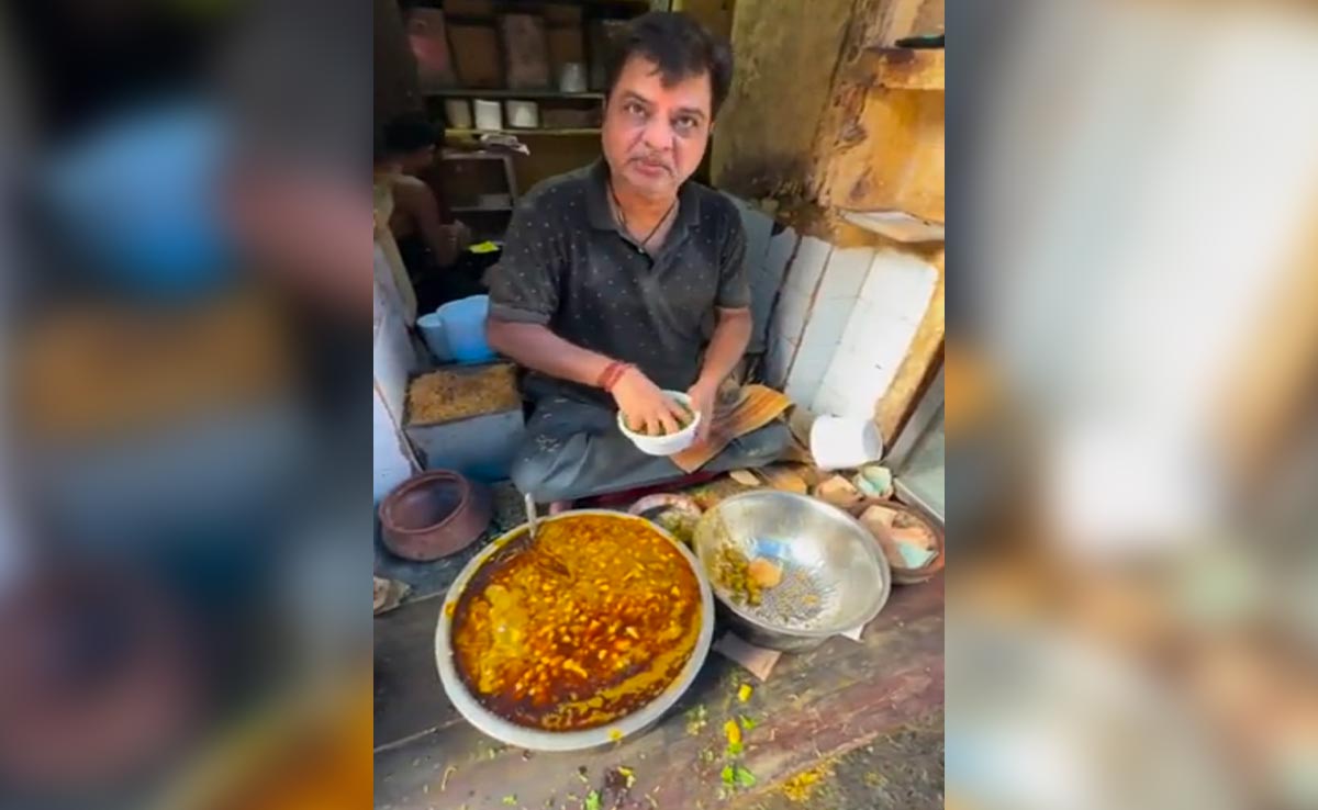 Food Vlogger Questions Chaat Vendor About His Work, Watch His Angry Response