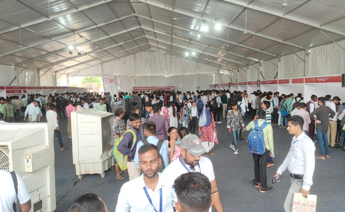 टोंक में लगा रोजगार मेला, 12000 युवाओं ने किया रजिस्ट्रेशन, 1200 को मिली नौकरी