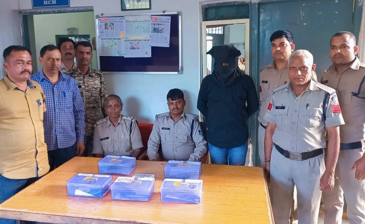 शिवपुरी : अवैध हथियारों के खिलाफ पुलिस को एक और बड़ी कामयाबी, युवाओं से मिल रहा जखीरा