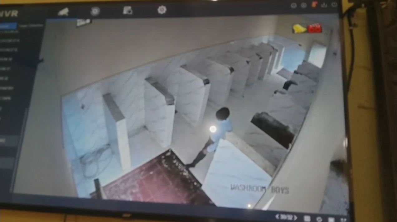 स्कूल टॉयलेट में लगवा दिया CCTV, प्रिंसिपल बोले- 'किसी ने शिकायत नहीं की'