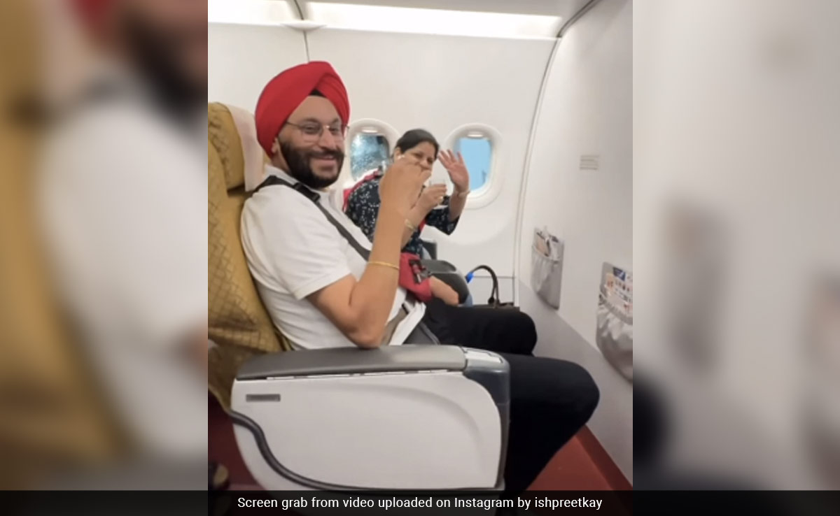Video: Woman Surprises Parents With Business Class Tickets On Flight, Internet Reacts