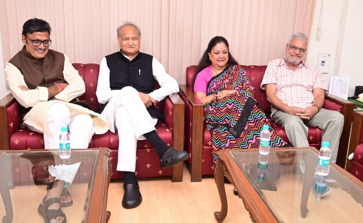 Rajasthan Election 2023: वसुंधरा राजे के फोटो शूट से राजस्थान में बढ़ी सरगर्मियां, कॉन्स्टीट्यूशन क्लब में CM गहलोत से की मुलाकात