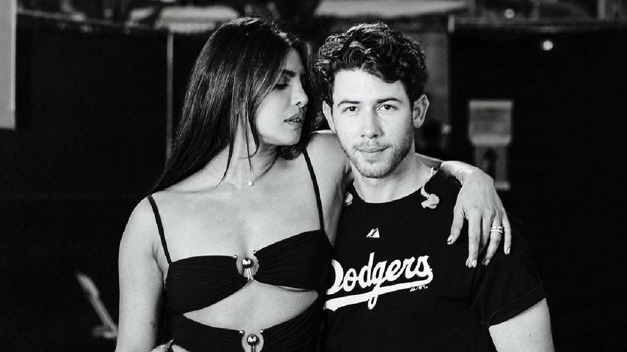 जोनस ब्रदर्स के कॉन्सर्ट में दिखा प्रियंका और निक का खूबसूरत बॉन्ड