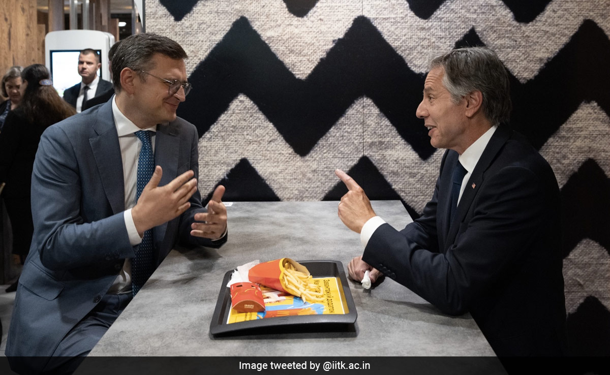 US Diplomat And Ukraine Minister Grab A Quick Bite At McDonald's in Kyiv