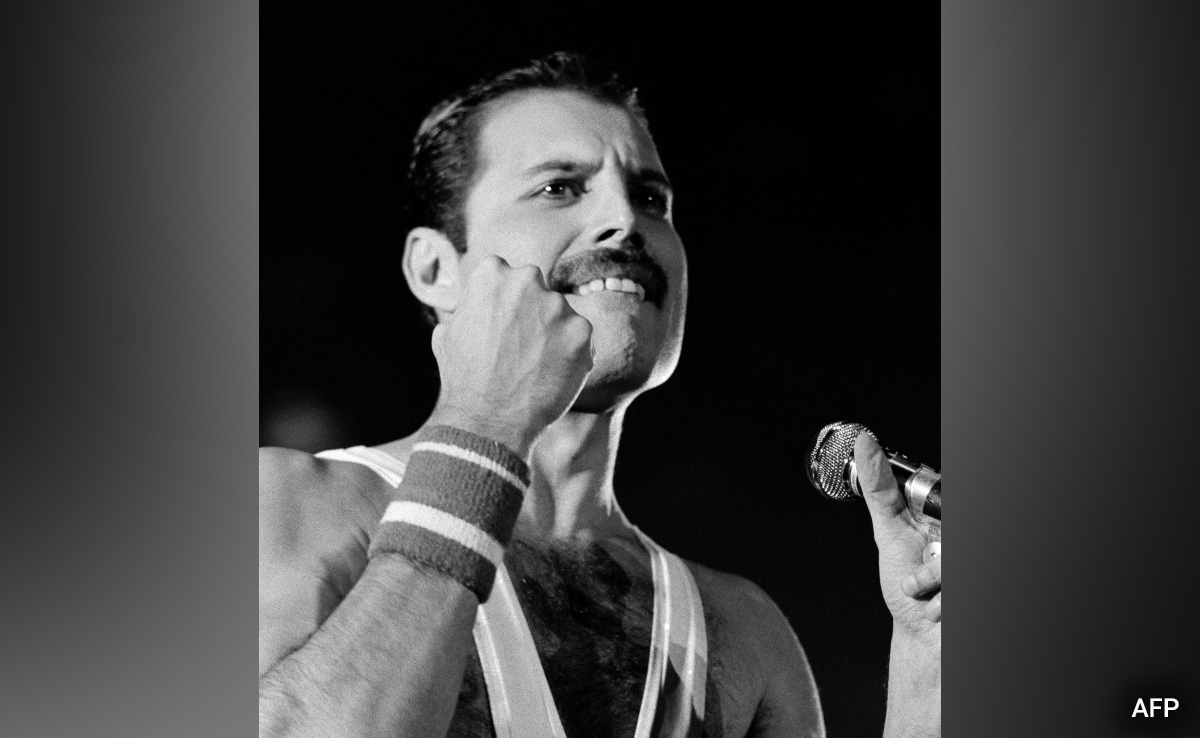 Original "Bohemian Rhapsody" Lyrics, Freddie Mercury's Piano To Be Sold In London