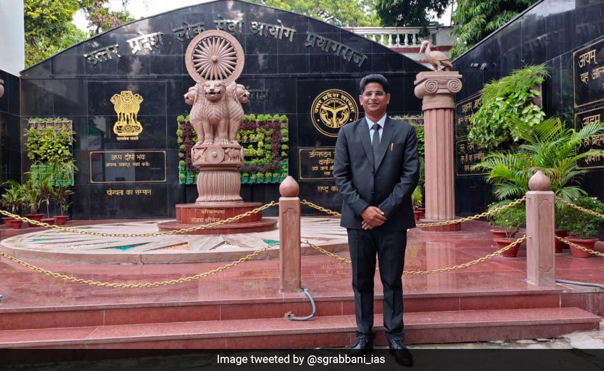 Son Of A Street Food Seller Becomes A Judge In Uttar Pradesh