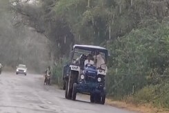 Rajasthan के Jalore में किसानों के लिए बारिश राहत लाई या आफत? Rajasthan के Jalore में किसानों के लिए बारिश राहत लाई या आफत?