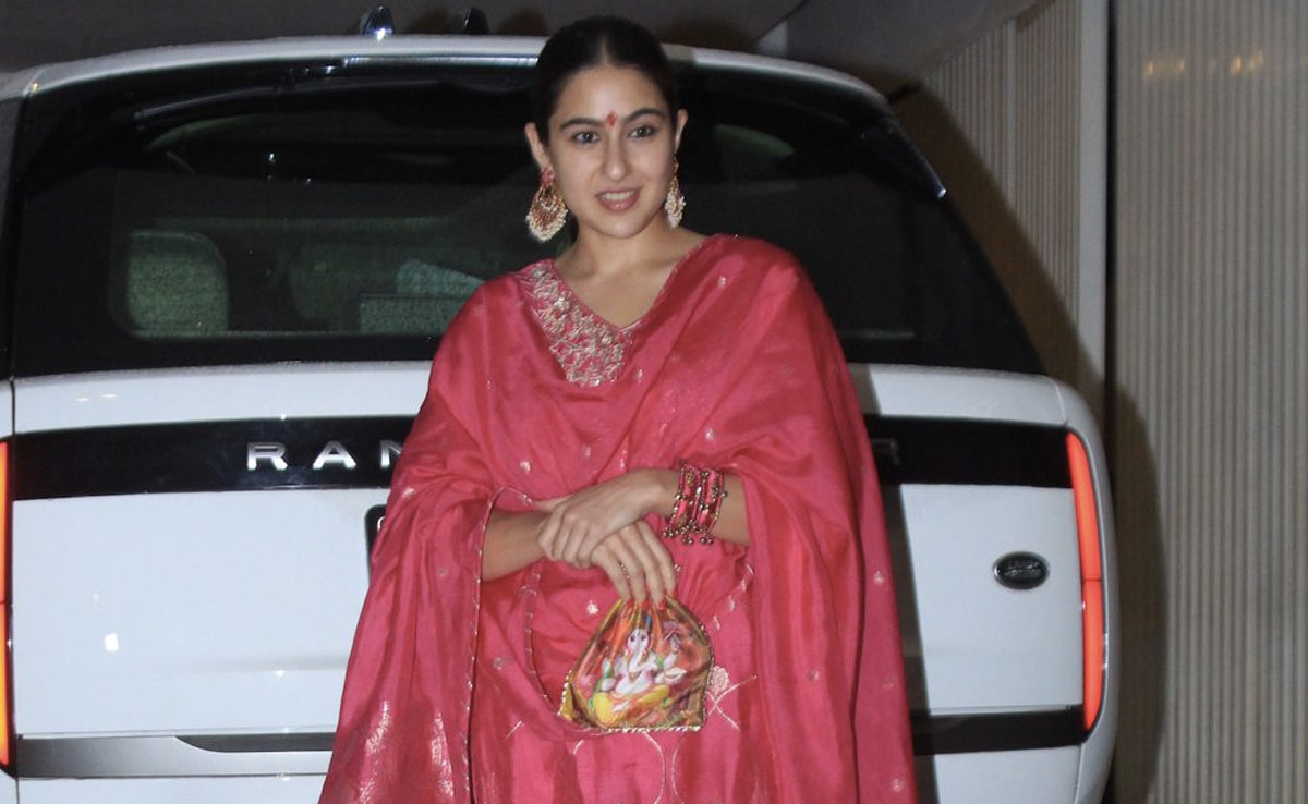 Ganesh Chaturthi At Kartik Aaryan's House: Sara Ali Khan Leads Celeb Roll Call
