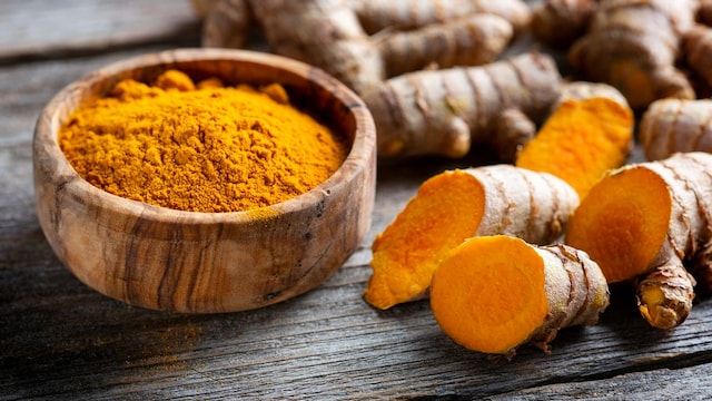 The active compound in turmeric, known as curcumin, has anti-inflammatory effects on the gut