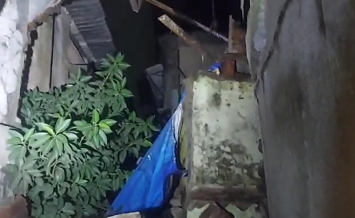 2 Killed, 5 Injured After Building Collapses In Mumbai Suburb