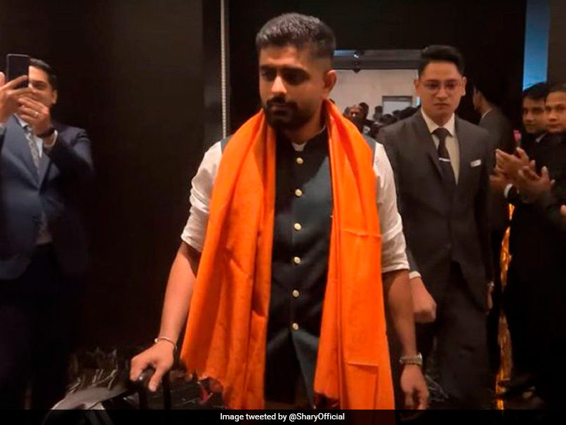 World Cup 2023: सात साल बाद भारत आई पाकिस्तानी टीम के स्वागत पर हैरान हुए बाबर आजम, दिया ऐसा रिएक्शन