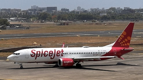 Delhi-Bound SpiceJet Flight Takes Mid-Air U-Turn To Pune After Technical Glitch