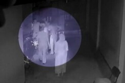 मेरठ : युवक को फंसाने के लिए पुलिस ने रची साजिश, बाइक में रखा तमंचा मेरठ : युवक को फंसाने के लिए पुलिस ने रची साजिश, बाइक में रखा तमंचा