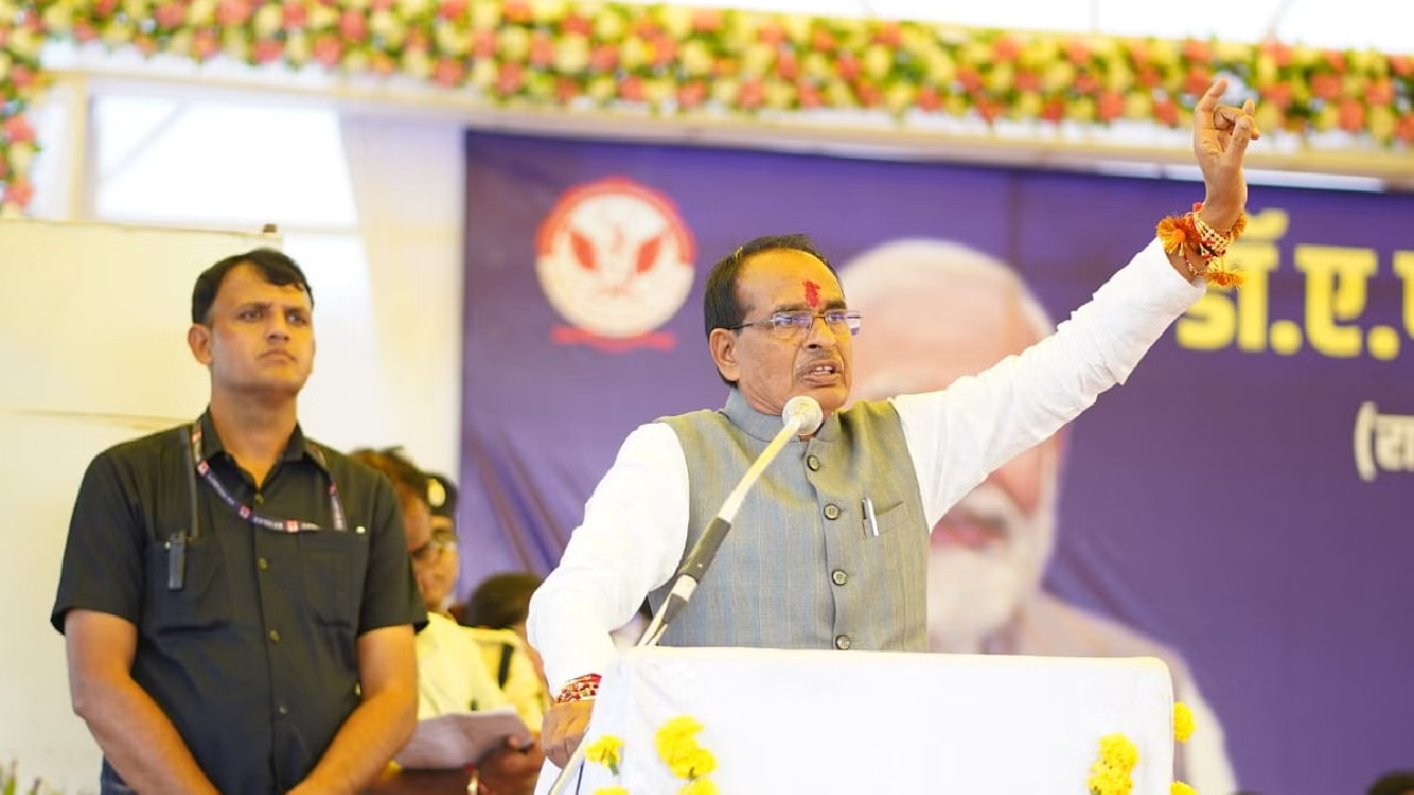 ग्वालियर में ताकत झोंकने को तैयार BJP, शिवराज के रोड शो की तैयारी में जुटी 'लाड़ली बहना सेना'