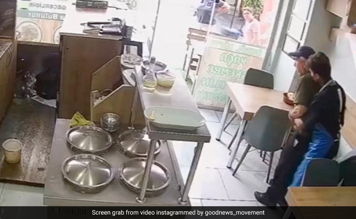 Video: Teen Saves Choking Elderly Man With A Technique He Learned From Social Media