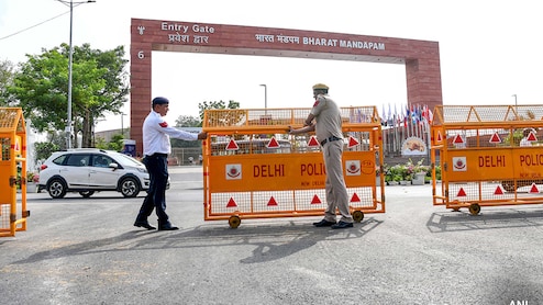 दिल्ली में फर्जी नो-एंट्री पास का खेल, FIR के बाद ट्रैफिक पुलिस सख्त, पकड़े गए तो ब्लैकलिस्ट समेत हो सकती है ये कार्रवाई