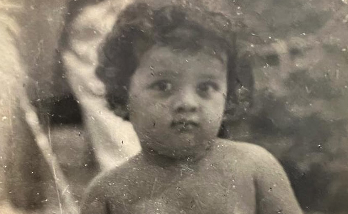 बॉलीवुड के सुपरस्टार का छोटा भाई है ये गोलू-मोलू बच्चा, बड़े को मिली स्टारडम तो छोटा हो गया फ्लॉप, अब हैं फिटनेस की दुकान, पहचाना क्या?