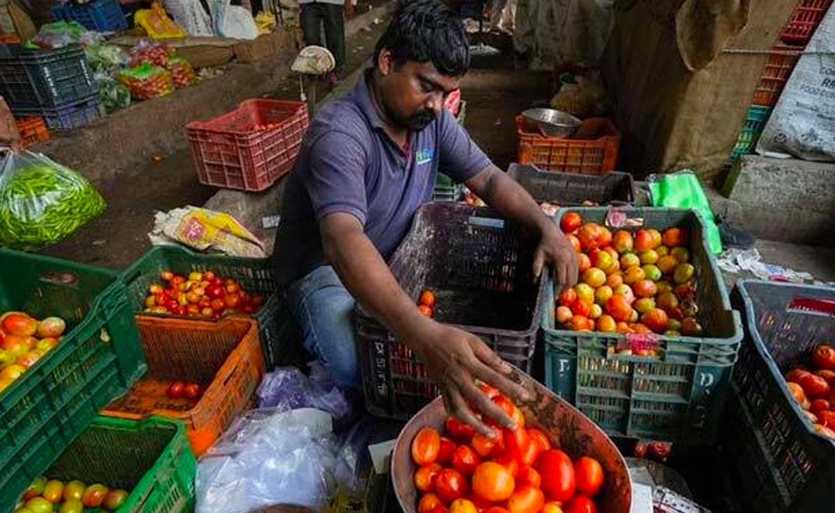 MP में मंडी शुल्क घटाने की मांग पर अड़े कारोबारी, 230 मंडियों में बेमियादी हड़ताल शुरू