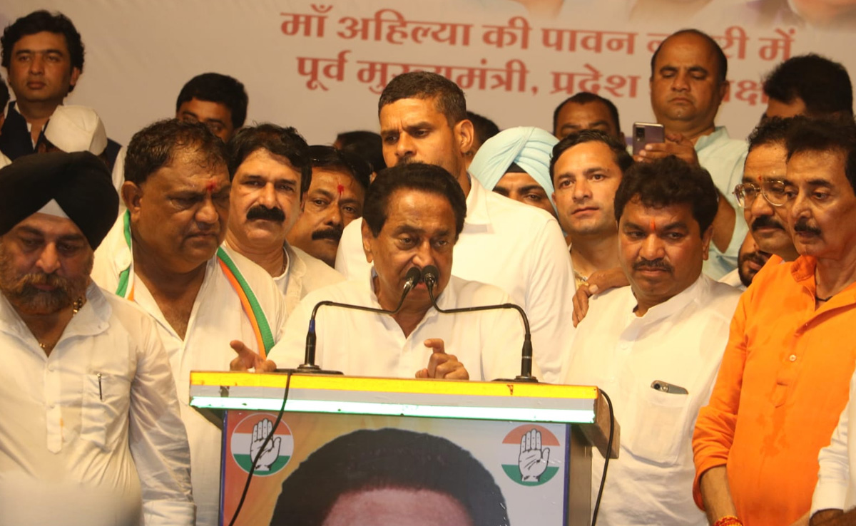 सिंधिया के कट्टर समर्थक रहे BJP नेता प्रमोद टंडन की 'घर वापसी', फिर कांग्रेस में हुए शामिल